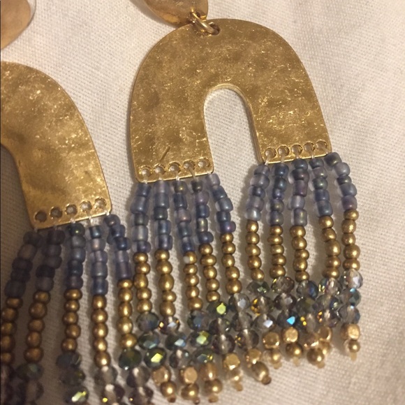 Brushed gold beaded dangle earrings - Picture 2 of 2